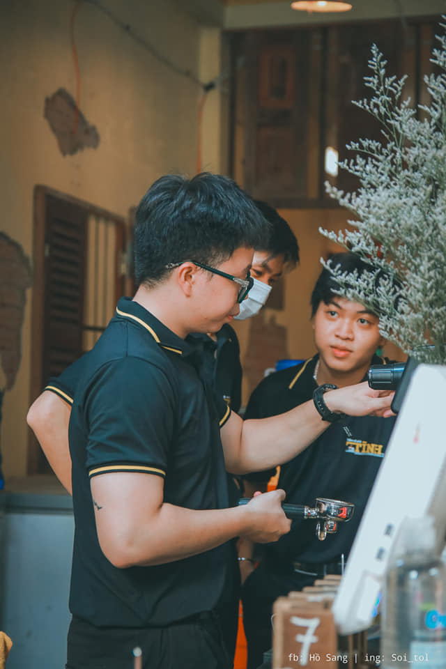tiệm c&agrave; ph&ecirc; tĩnh 2